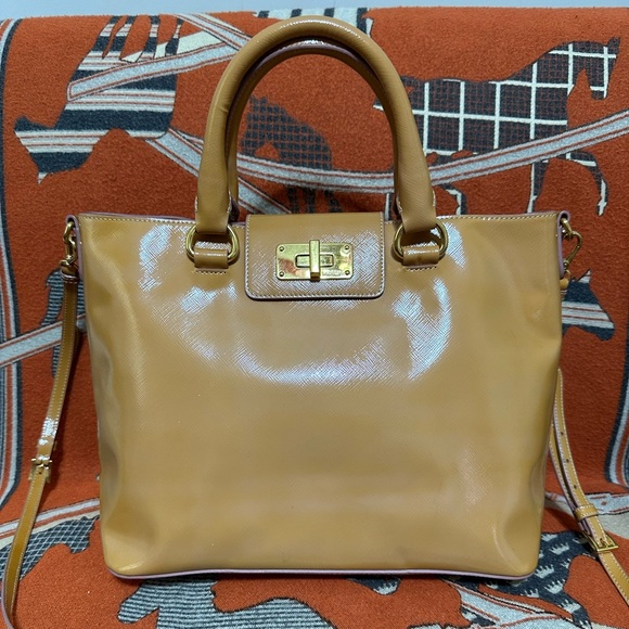 PRADA Z❤️🌟TAN PATENT LEATHER SATCHEL⭐️ - Picture 1 of 15
